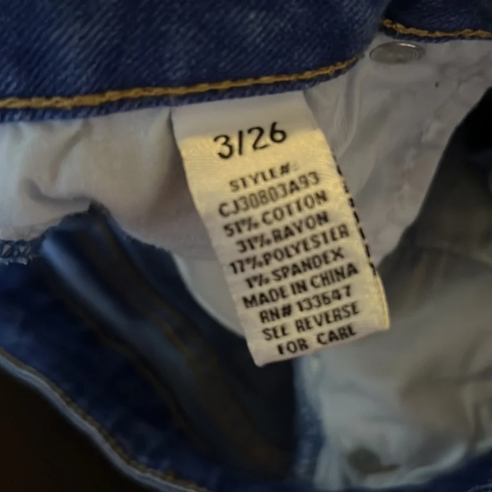 Shorts - Picture 4 of 4